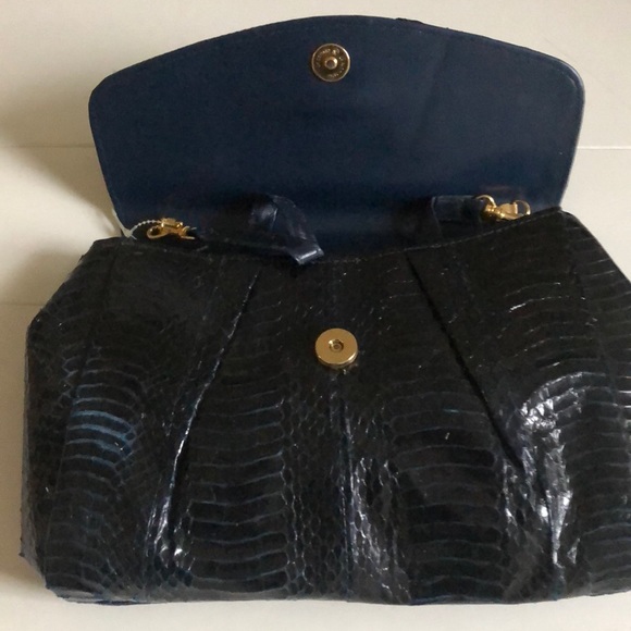 Vintage J. Renee snakeskin clutch (Las)
